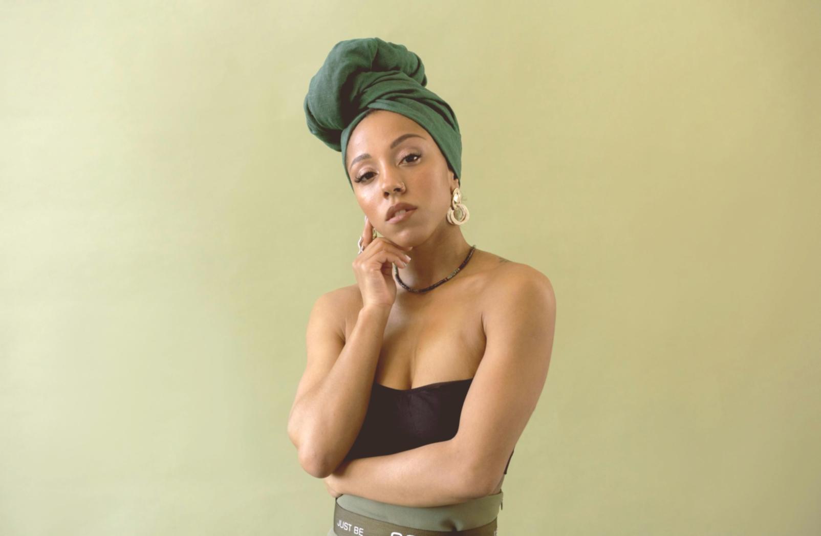 Praktische Zusammenarbeit im Barbershop mit Fokus auf authentische Beratung